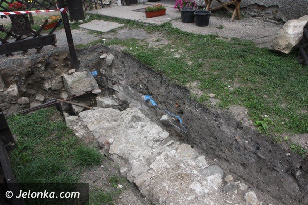czego-archeolodzy-szukaja-przy-wiezy-w-siedlecinie-foto-47946
