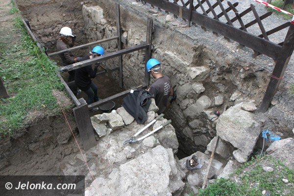 czego-archeolodzy-szukaja-przy-wiezy-w-siedlecinie-foto-47946