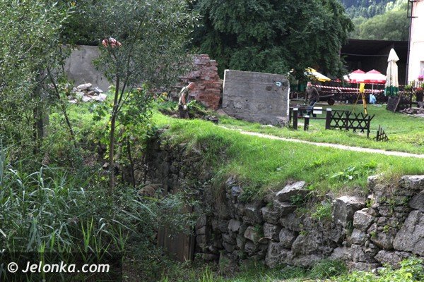 czego-archeolodzy-szukaja-przy-wiezy-w-siedlecinie-foto-47946