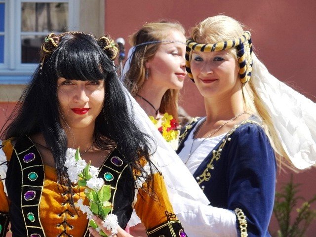 festyn-na-otwarcie-zespou-pocysterskiego-foto-47969