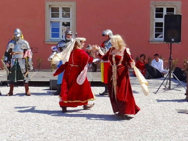 festyn-na-otwarcie-zespou-pocysterskiego-foto-47969