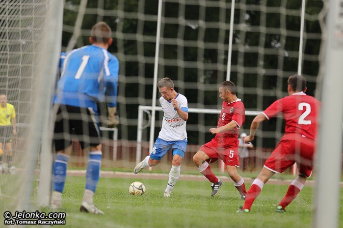 faworyt-wyjezdza-z-lubanskiej-bez-punktow-foto-47976