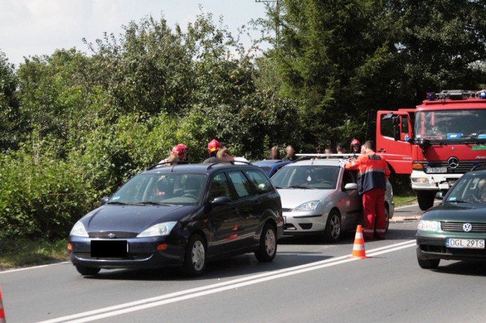 zderzenie-trzech-aut-na-sudeckiej-foto-48058