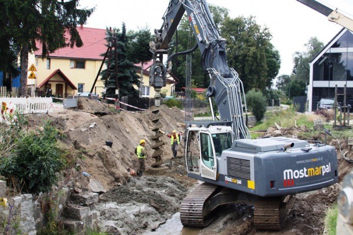 rozpoczyna-sie-budowa-mostu-na-trojce-foto-48101