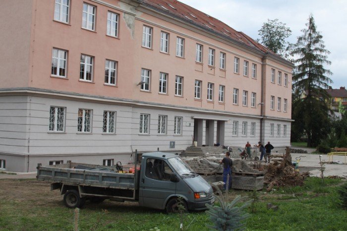 okoo-15-miliona-z-na-remonty-w-oswiacie-foto-48133