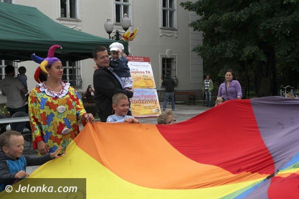 dzieci-chwaliy-festyn-w-cieplicach-foto-48170