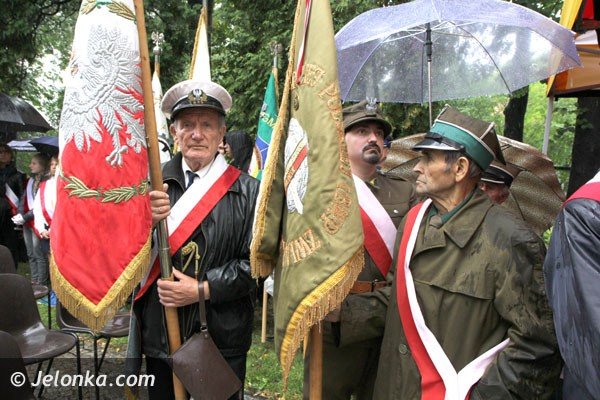 uczcili-pamiec-bohaterow-ii-wojny-swiatowej-foto-48205