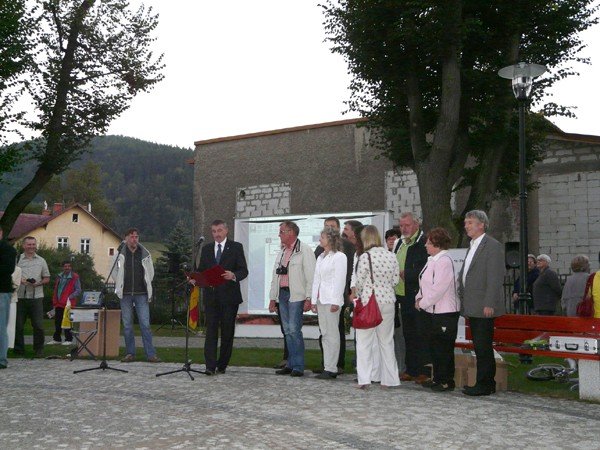 szklany-park-otwarto-w-piechowicach-foto-48262