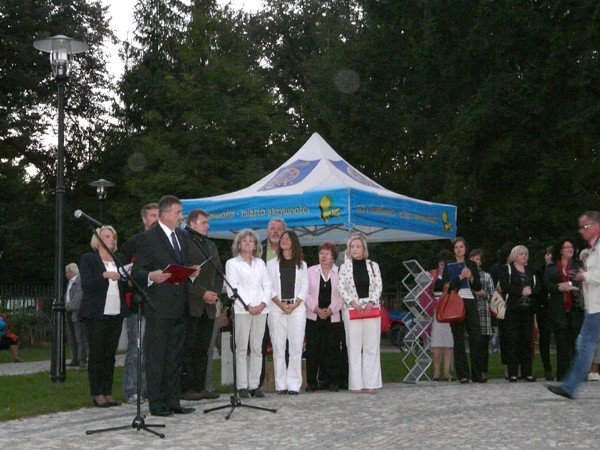 szklany-park-otwarto-w-piechowicach-foto-48262