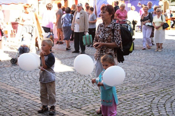 regionalne-przysmaki-i-cuda-na-placu-ratuszowym-foto-48263