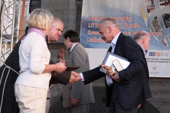 regionalne-przysmaki-i-cuda-na-placu-ratuszowym-foto-48263
