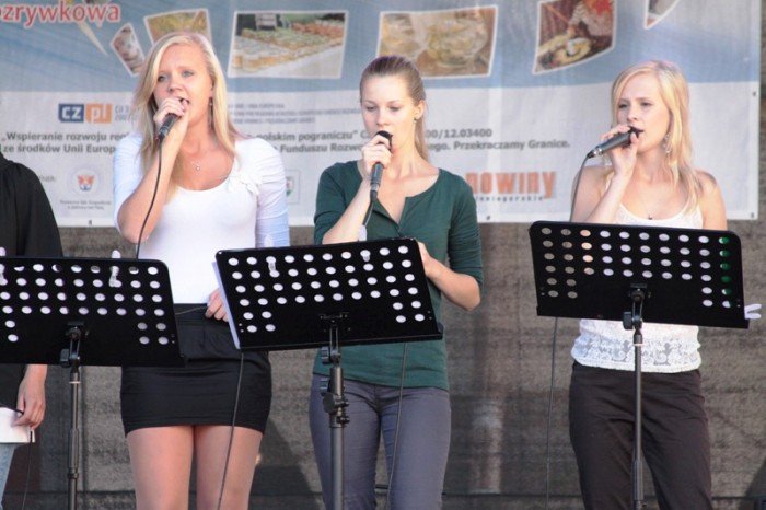 regionalne-przysmaki-i-cuda-na-placu-ratuszowym-foto-48263