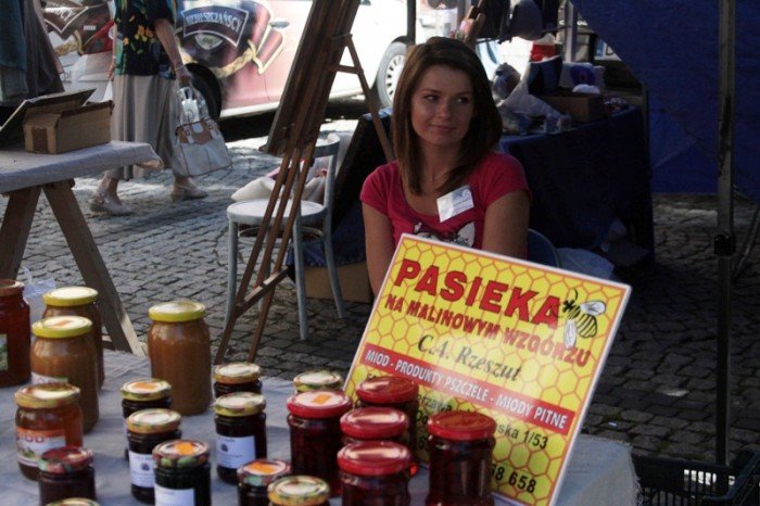 regionalne-przysmaki-i-cuda-na-placu-ratuszowym-foto-48263