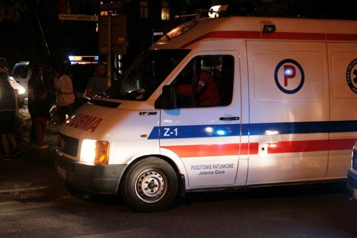 zderzenie-mercedesa-z-autem-policyjnym-foto-48271