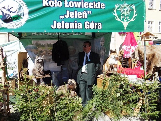 hubertus-na-placu-ratuszowym-swietowali-mysliwi-foto-48273