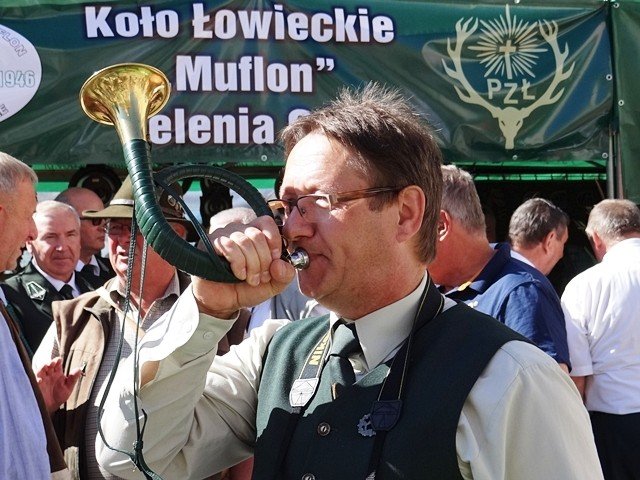 hubertus-na-placu-ratuszowym-swietowali-mysliwi-foto-48273