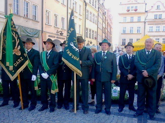 hubertus-na-placu-ratuszowym-swietowali-mysliwi-foto-48273