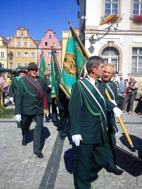hubertus-na-placu-ratuszowym-swietowali-mysliwi-foto-48273