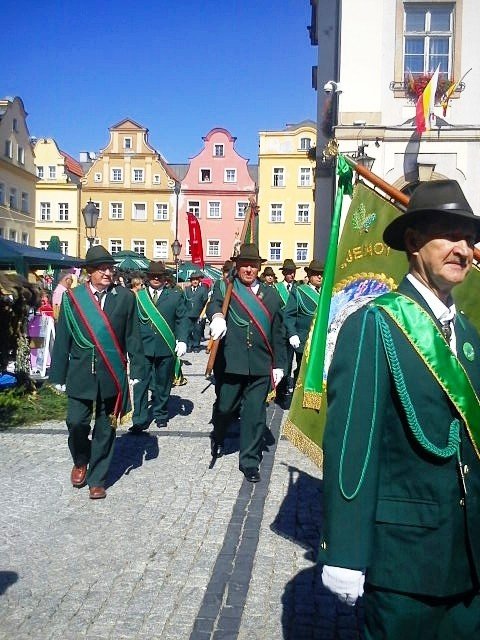 hubertus-na-placu-ratuszowym-swietowali-mysliwi-foto-48273