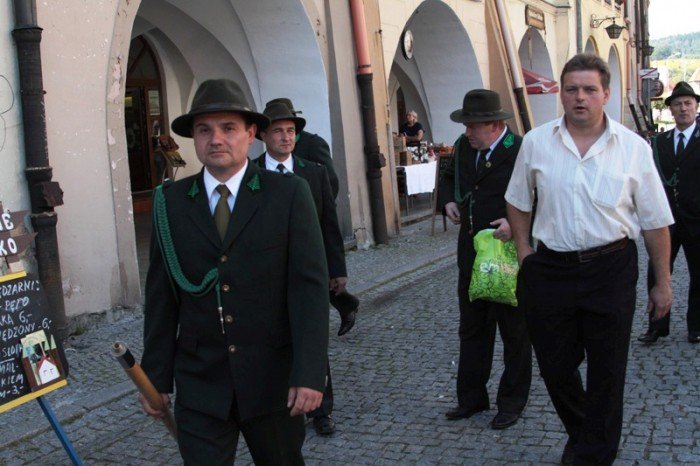 hubertus-na-placu-ratuszowym-swietowali-mysliwi-foto-48273
