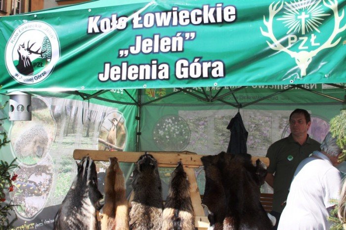 hubertus-na-placu-ratuszowym-swietowali-mysliwi-foto-48273