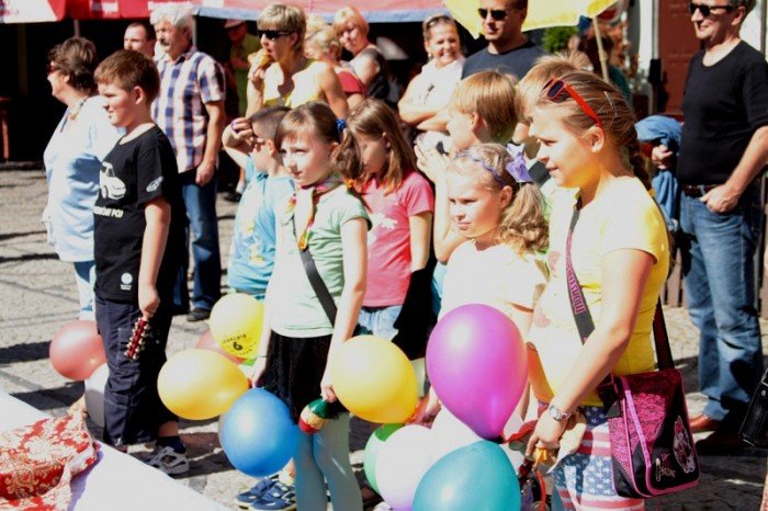 w-pochodzie-przez-miasto-z-fredra-i-jego-dzieami-foto-48274