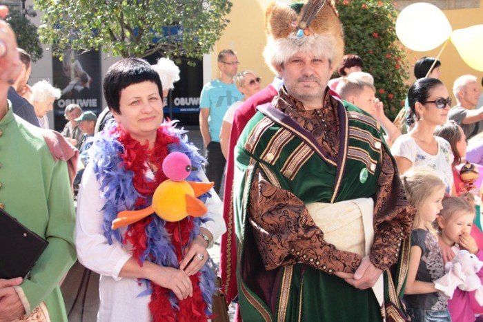 w-pochodzie-przez-miasto-z-fredra-i-jego-dzieami-foto-48274