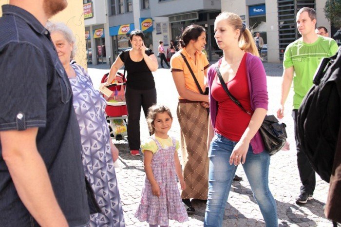 w-pochodzie-przez-miasto-z-fredra-i-jego-dzieami-foto-48274