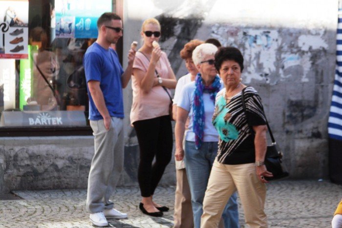 w-pochodzie-przez-miasto-z-fredra-i-jego-dzieami-foto-48274