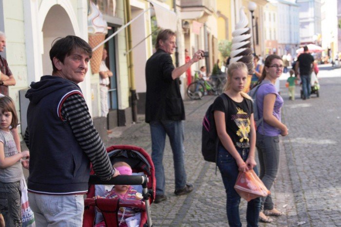 w-pochodzie-przez-miasto-z-fredra-i-jego-dzieami-foto-48274