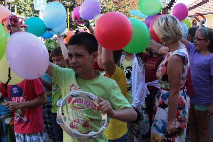 w-pochodzie-przez-miasto-z-fredra-i-jego-dzieami-foto-48274