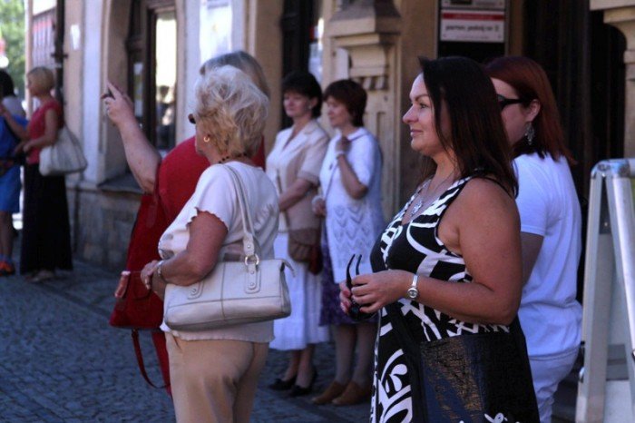 w-pochodzie-przez-miasto-z-fredra-i-jego-dzieami-foto-48274