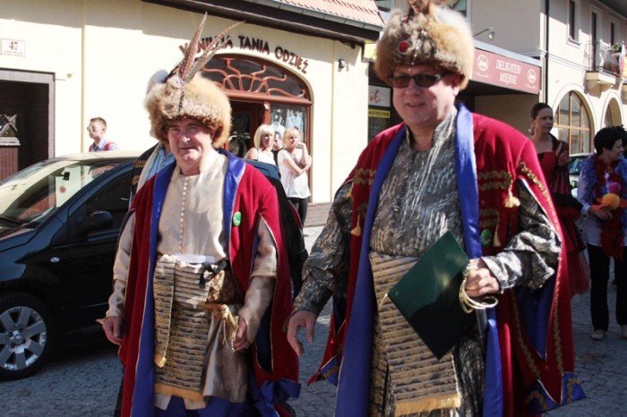 w-pochodzie-przez-miasto-z-fredra-i-jego-dzieami-foto-48274