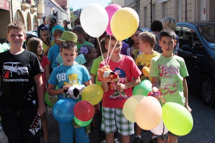 w-pochodzie-przez-miasto-z-fredra-i-jego-dzieami-foto-48274