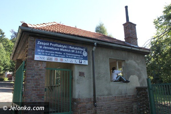 modzi-ze-swiata-pomagaja-w-janowickiej-lecznicy-foto-48286