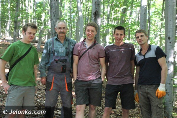 modzi-ze-swiata-pomagaja-w-janowickiej-lecznicy-foto-48286