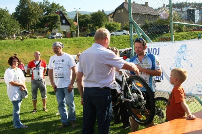 pokonali-siebie-pomogli-innym-czyli-rowerem-na-sniezke-foto-48294