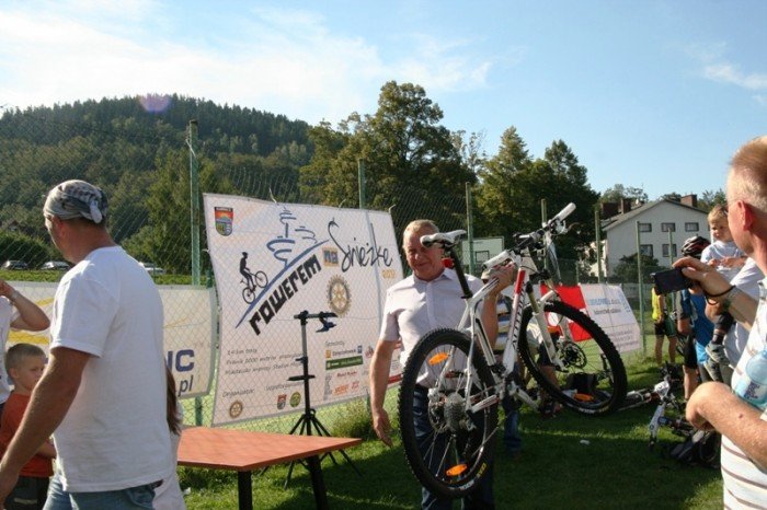 pokonali-siebie-pomogli-innym-czyli-rowerem-na-sniezke-foto-48294