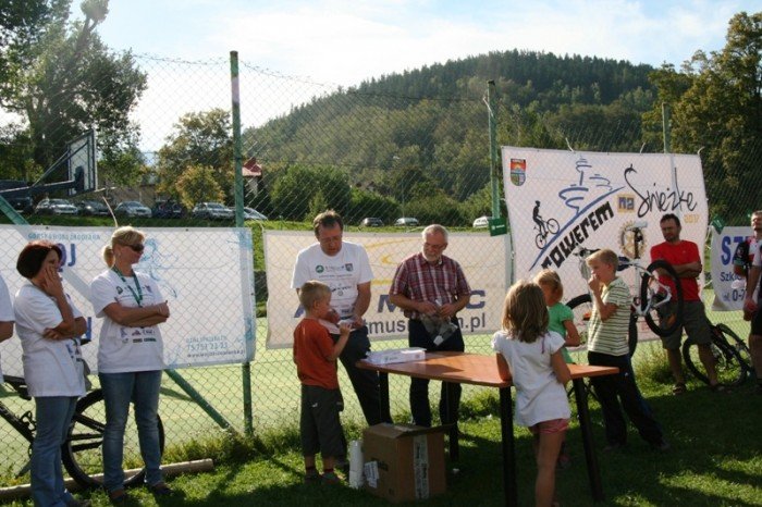 pokonali-siebie-pomogli-innym-czyli-rowerem-na-sniezke-foto-48294