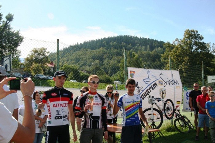 pokonali-siebie-pomogli-innym-czyli-rowerem-na-sniezke-foto-48294