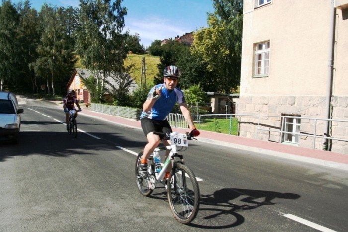 pokonali-siebie-pomogli-innym-czyli-rowerem-na-sniezke-foto-48294