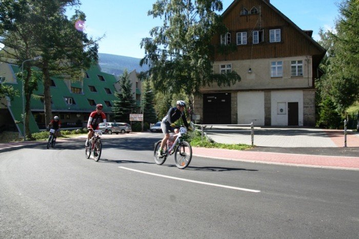 pokonali-siebie-pomogli-innym-czyli-rowerem-na-sniezke-foto-48294