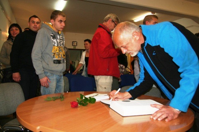 zaklety-w-drewnie-swiat-andrzeja-koralewskiego-foto-48346