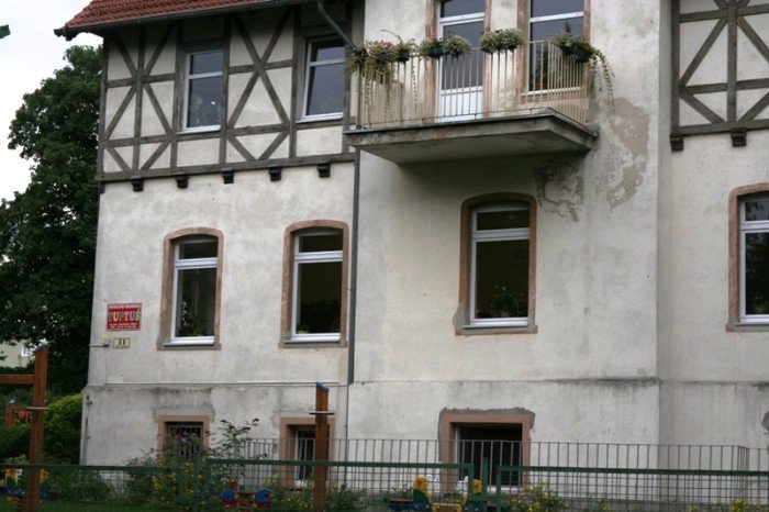z-tuptusia-wyrzucono-dziewczynke-bo-bya-chora-48356