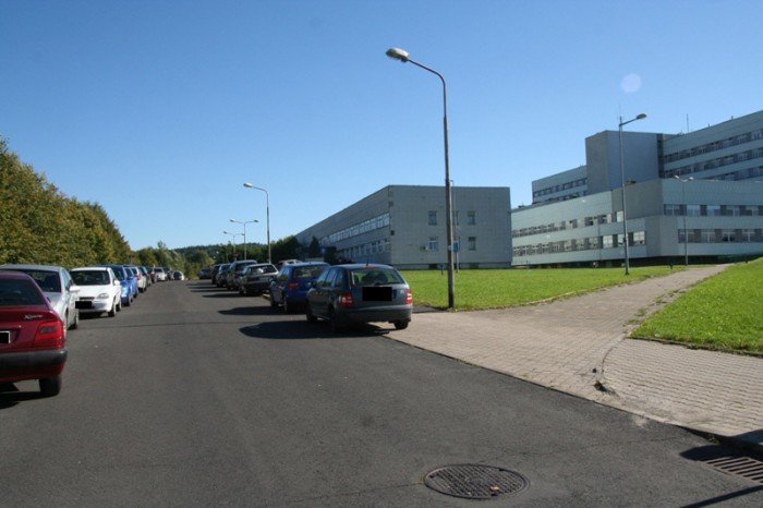 brakuje-parkingu-dla-pacjentow-i-ich-rodzin-foto-48399