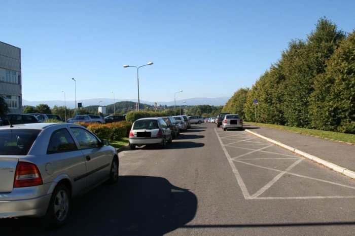 brakuje-parkingu-dla-pacjentow-i-ich-rodzin-foto-48399