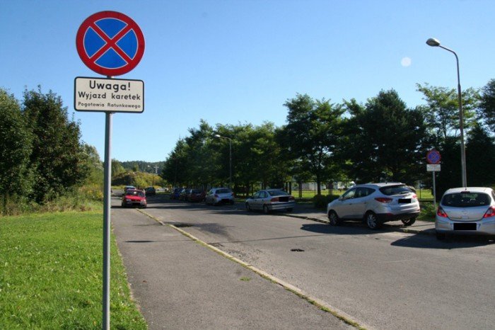 brakuje-parkingu-dla-pacjentow-i-ich-rodzin-foto-48399