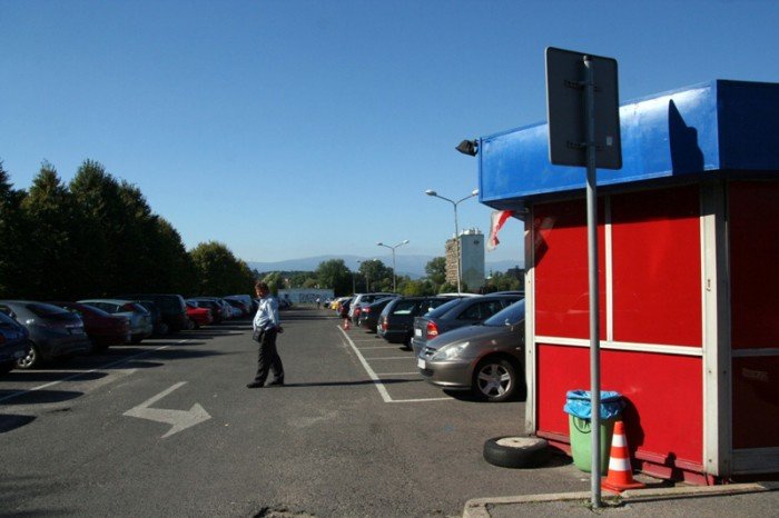 brakuje-parkingu-dla-pacjentow-i-ich-rodzin-foto-48399