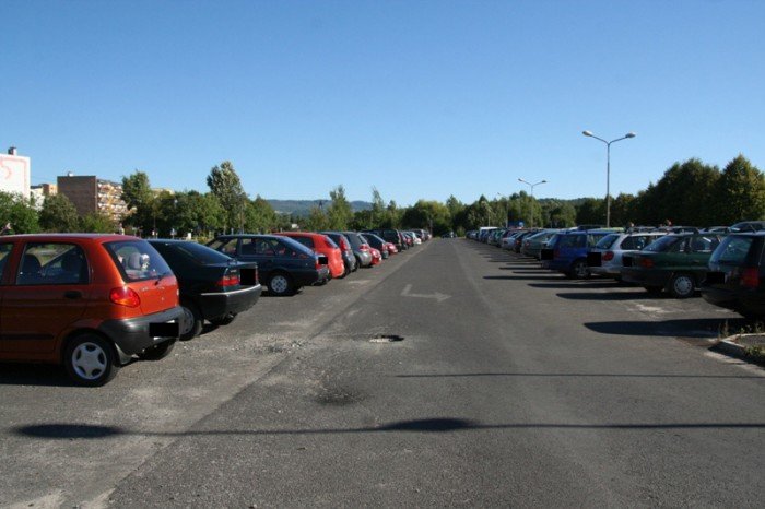 brakuje-parkingu-dla-pacjentow-i-ich-rodzin-foto-48399