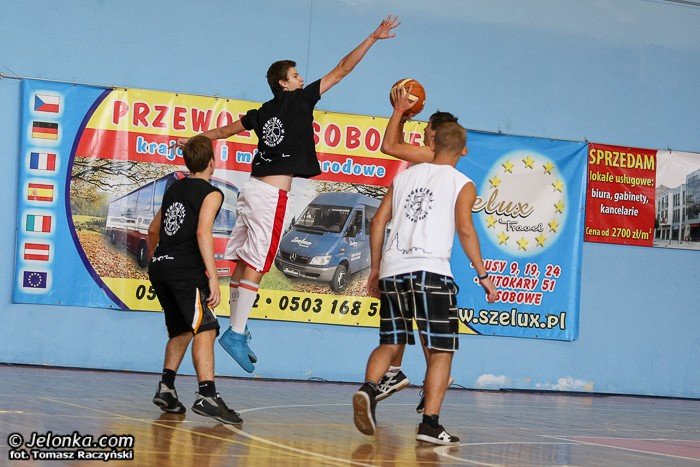 wyniki-iii-turnieju-jeleniogorskiego-streetballa-foto-48408